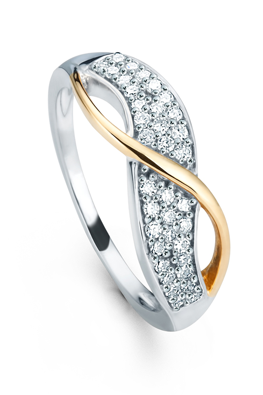 packshoty biżuteria pierścionek z brylantami