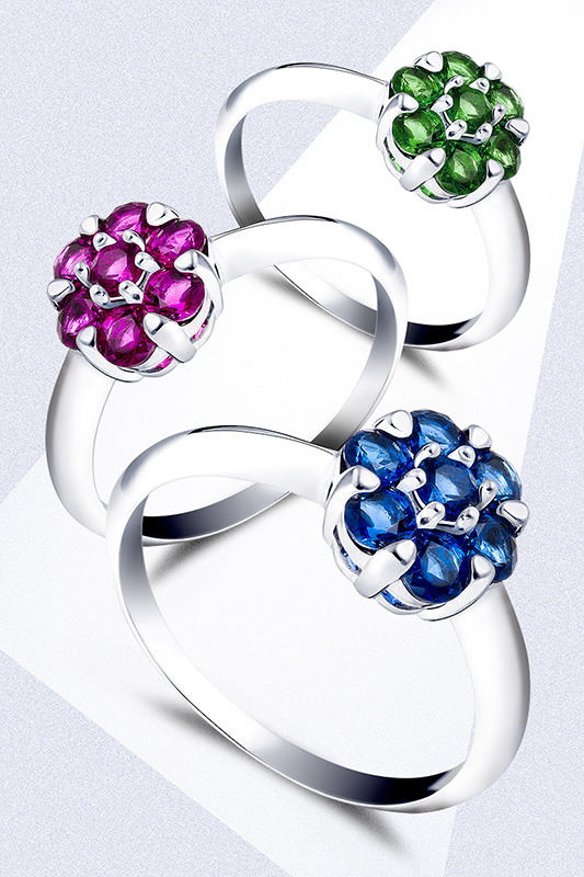 zdjęcia biżuterii pierścionki z kamieniem