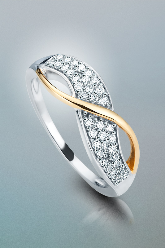 zdjęcia reklamowe złote pierścionki