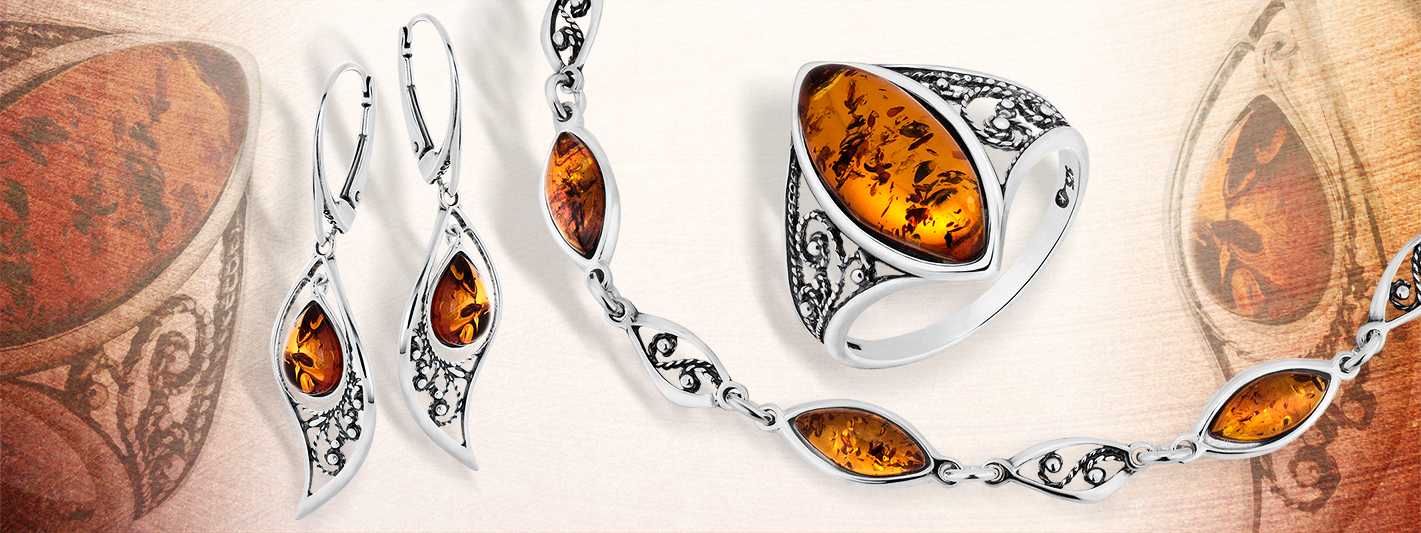 zdjęcie reklamowe biżuteria srebrna z bursztynem
